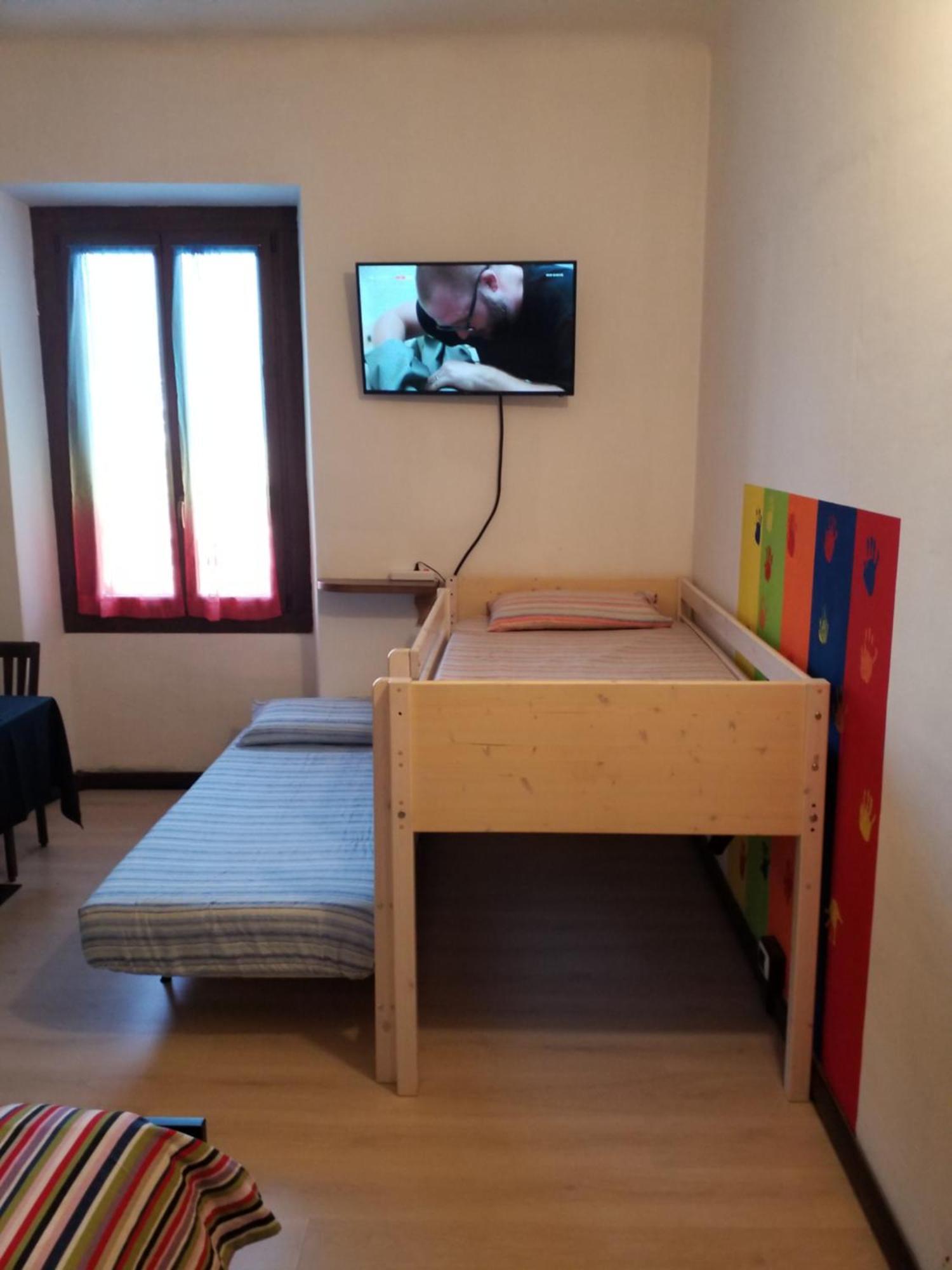 Casa Nunzia Bed & Breakfast Domodossola Bagian luar foto